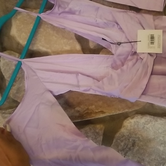 Missguided Lavendar Satin Cold Shoulder maxi dress size US 2 new with tags - Picture 3 of 8